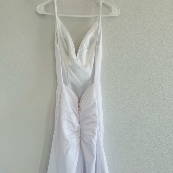 Stunning Custom Designed & Tailored V-Neck Backless Wedding Dress With Train - Picture 7 of 8